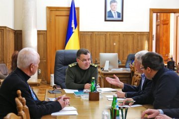 Полторак зустрівся з іноземними стратегічними радниками