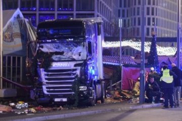 Посольство з'ясовує, чи є серед постраждалих на ярмарку в Берліні українці
