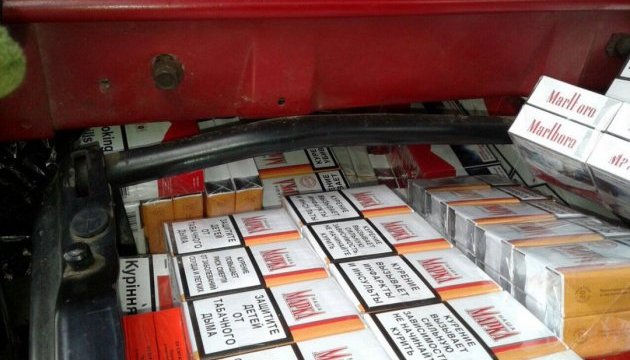 Поблизу кордону з Румунією виявили 2 тисячі пачок сигарет 
