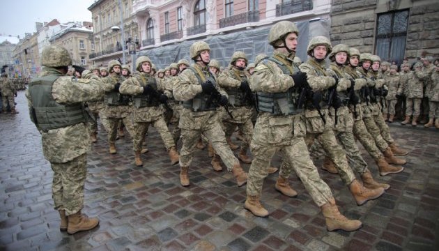 У Львові помолилися за захисників та провели урочистий марш