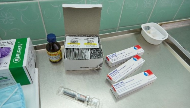 В Україну доставлять ще 100 тисяч упаковок вакцини від грипу