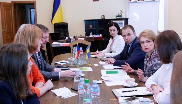 Євродепутати здивовані підписанням українського закону про освіту