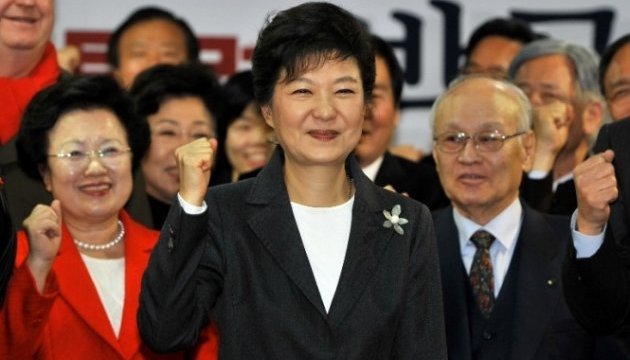 Як і чому першу жінку-президента корейці розлюбили