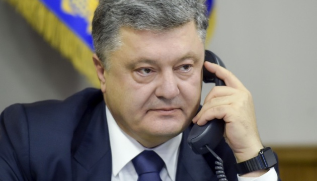 Порошенко обговорив зі Штайнмайєром ескалацію в Авдіївці