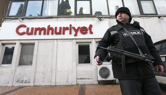 Турецькі дипломати попросили притулку в Швейцарії