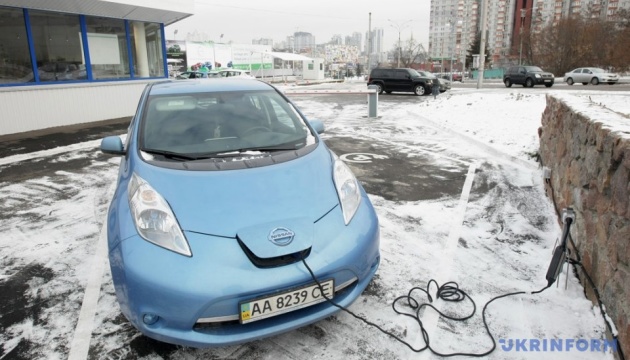 Se registran 11.000 vehículos eléctricos en Ucrania