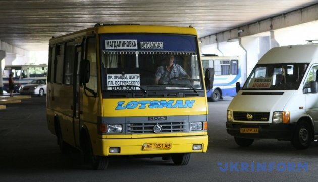 У Дніпрі 40% маршрутних таксі знизили ціну за проїзд