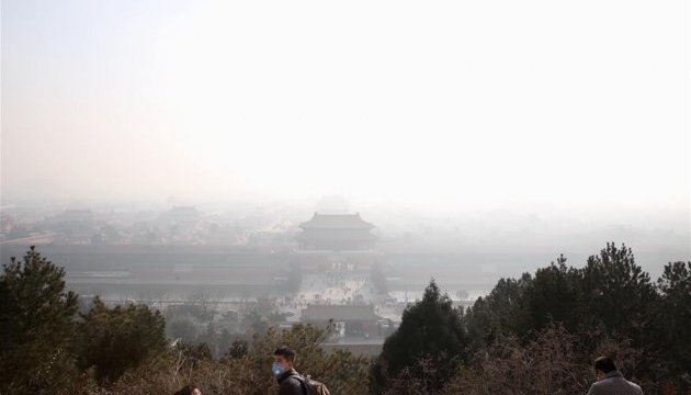 На Пекін опустився густий смог: у столиці «червоний» рівень тривоги
