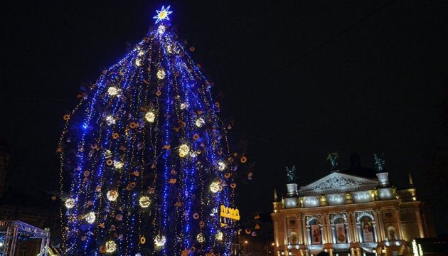 У Львові офіційно розпочали цикл новорічних та Різдвяних святкувань