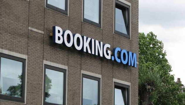 На Booking.com завели справу за бізнес в окупованому Криму