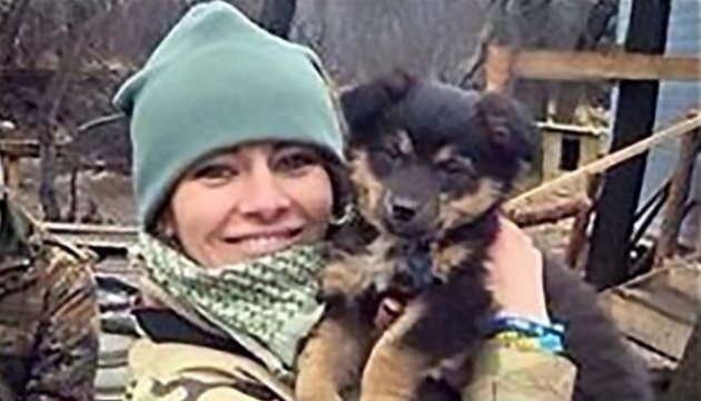 军队风景线：顿巴斯乌克兰军中美女惊艳英媒