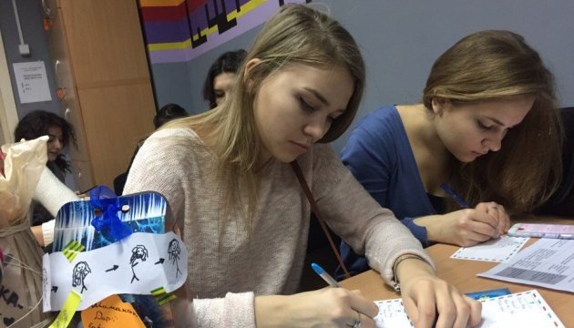 Листи для в'язнів Кремля: В Університеті Грінченка підтримали Новорічний марафон