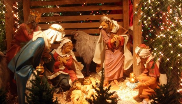 Порошенко привітав із Різдвом християн західного обряду 