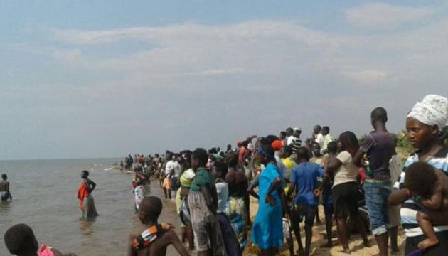 В Уганді потонули 30 футболістів та вболівальників