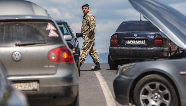 Over 1,000 vehicles piled up at Ukrainian-Polish border