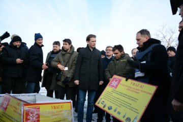 Клімкін і Курц відвідали лекцію з мінної безпеки під Маріуполем