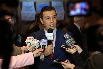 Премьер Румынии отказывается подавать в отставку