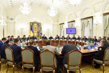 Порошенко поручил увеличить экспорт украинского оружия