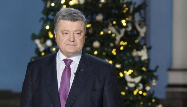 President Poroshenko impressed by Ukrainian servicemen’s singing Christmas carol
