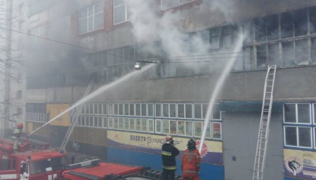 У Львові горить завод 