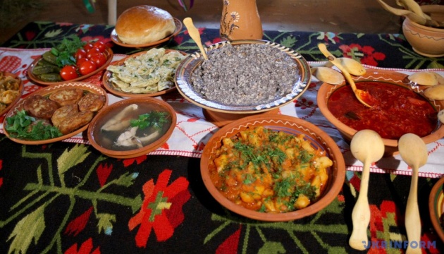 Різдвяна кутя в Україні здорожчала на 37%: як змінилася вартість святкових страв