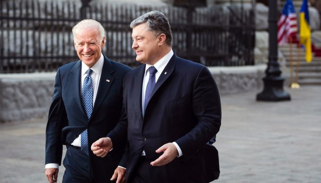 Poroshenko se reúne con Biden el 16 de enero 