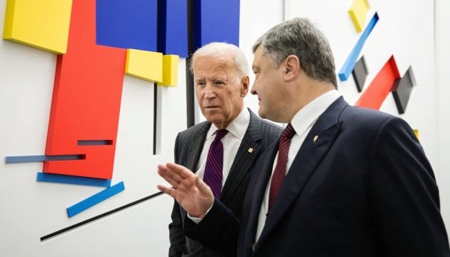 Байден закликав Україну зміцнювати антикорупційні відомства