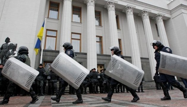 Центр Києва охороняють 1130 силовиків – на час засідань Ради