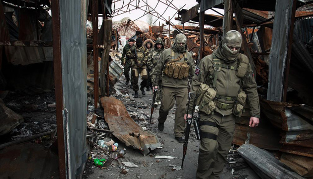 Rusia forma una división de 10 mil militares en la frontera con Ucrania 