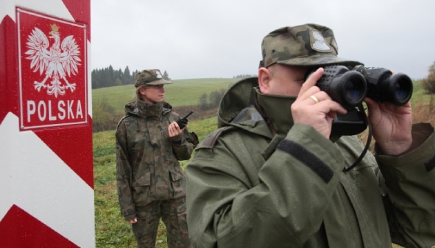 Польща привела війська на кордоні з Білоруссю у бойову готовність