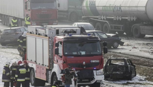 У Польщі через сильний туман зіткнулися понад 70 авто