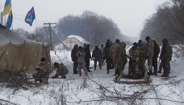 Організатори блокади на Донбасі заявили про перекриття дороги Ясинувата-Костянтинівка