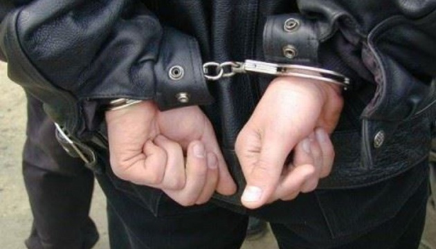На адмінкордоні кримського татарина заарештували за 