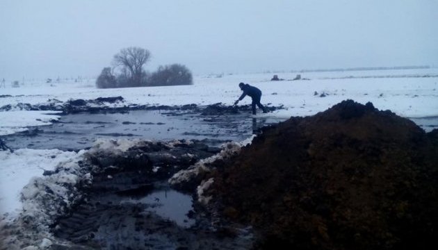 На Сумщині через аварію нафтою забруднили майже гектар землі