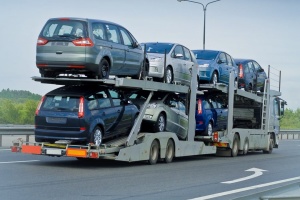 В Україні від сьогодні скасовують пільги на імпорт товарів та автомобілів