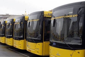 У столиці в суботу через ярмарки низка автобусів змінить маршрут