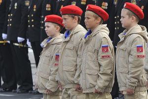 У Севастополі загарбники створили «патріотичний рух» для вихованців дитсадків