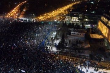 В Румынии продолжаются многотысячные антиправительственные митинги