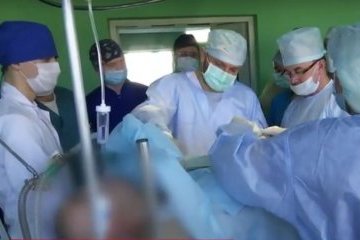 У Львові київські хірурги проводять операції бійцям АТО із важкими травмами обличчя