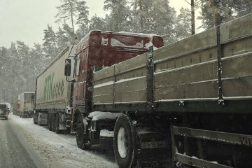Київ обмежив в'їзд вантажівок - через снігопад