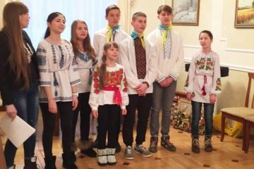 Дети из Волновахи и Прикарпатья презентовали в Праге проект о мире для Украины