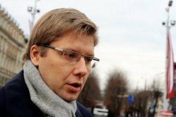 Меру Риги заборонили спілкуватися в соцмережах іноземними мовами