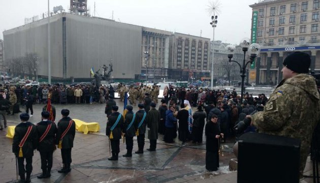 Abschiedszeremonie für in Awdijiwka getötete Soldaten auf Maidan