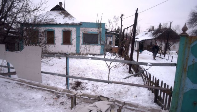 Les combattants pro-russes visent des maisons habitables