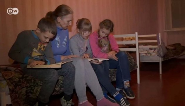 Дітей-переселенців з Авдіївки евакуюють до Святогірська