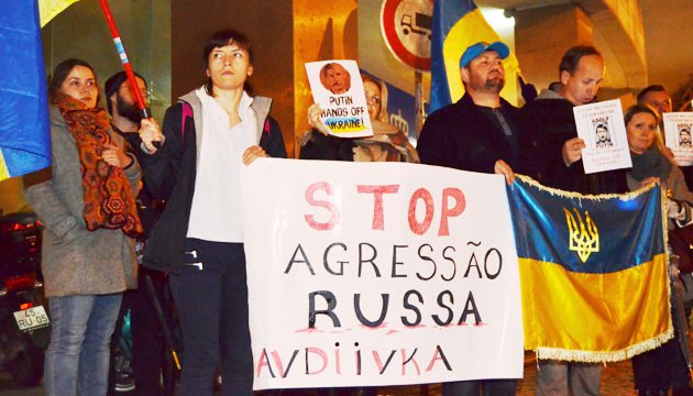Los ucranianos en Lisboa instan al presidente de Portugal a endurecer las sanciones contra Rusia 