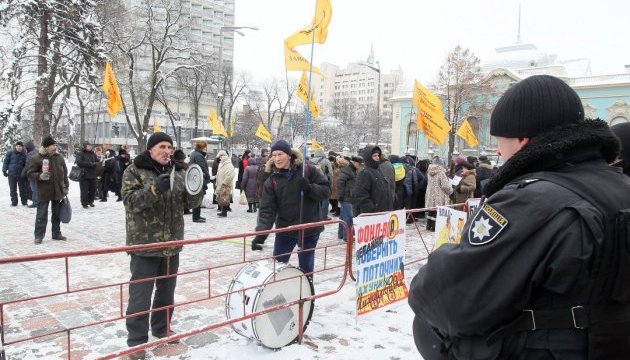 Поліція не дозволила мітингувальникам перекрити Хрещатик та Інститутську
