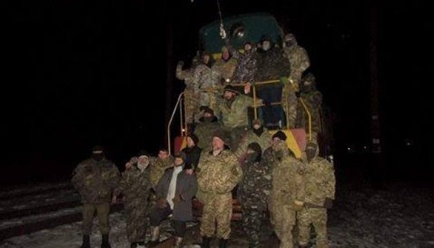 Les anciens combattants continuent le blocus économique du Donbass