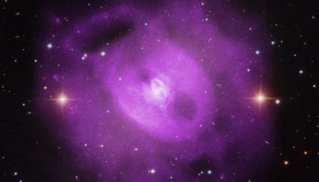 Астрономи виявили найненажерливішу чорну діру у Всесвіті