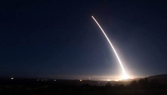 США випробували міжконтинентальну балістичну ракету - AP